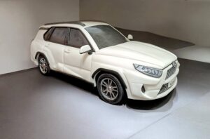 Дніпровський кондитер Дима Никифоренко спік 3D-торт у вигляді Toyota RAV4 — на вигляд невідмінний від іграшкової машини