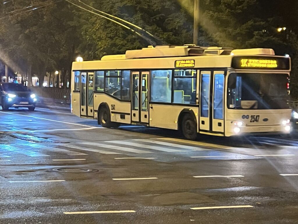 У Дніпрі з 4 по 7 квітня трамваї та тролейбуси змінять маршрути