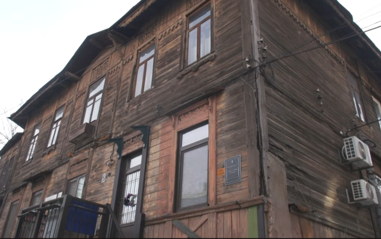 Аварійна пам'ятка архітектури у Дніпрі на Крутогірному узвозі, 5