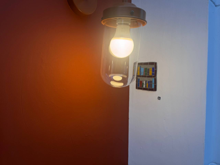 Відключення світла у Дніпрі та області 14 квітня 2026: адреси