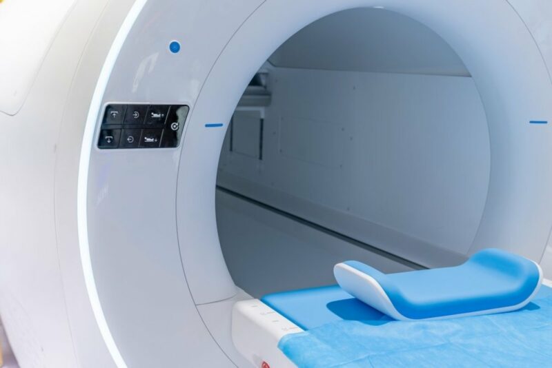 Головний біль, болі в спині чи слабкість — можливо, час зробити МРТ: де обстежитись у Дніпрі