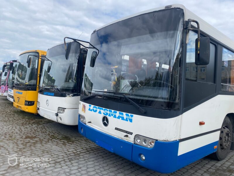 Плануйте маршрут заздалегідь: як у Дніпрі курсує транспорт 3 травня