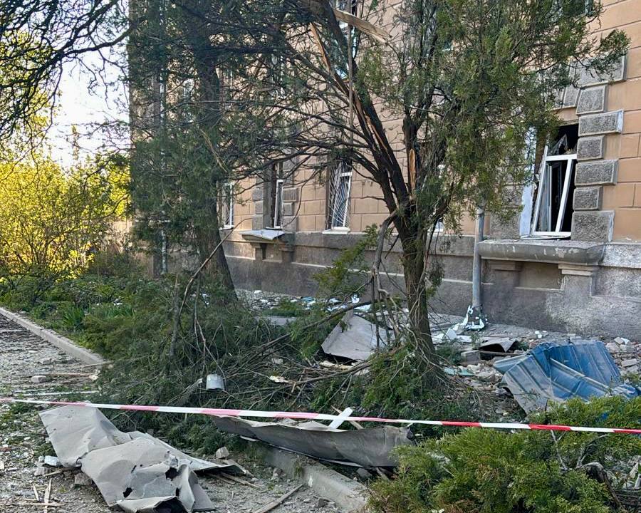 Удар по Дніпру 3 травня: пошкоджено університет, коледж та гуртожиток