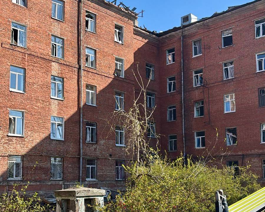 Удар по Дніпру 3 травня: пошкоджено університет, коледж та гуртожиток