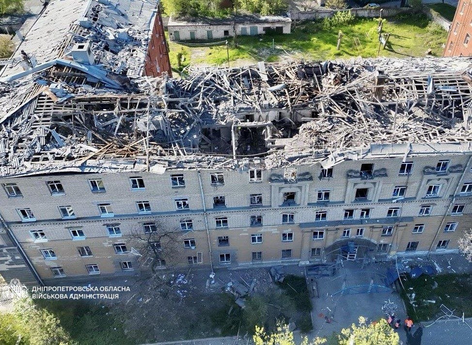 Ракетна атка на Дніпро 3 травня: одна людина загинула, 11 постраждали
