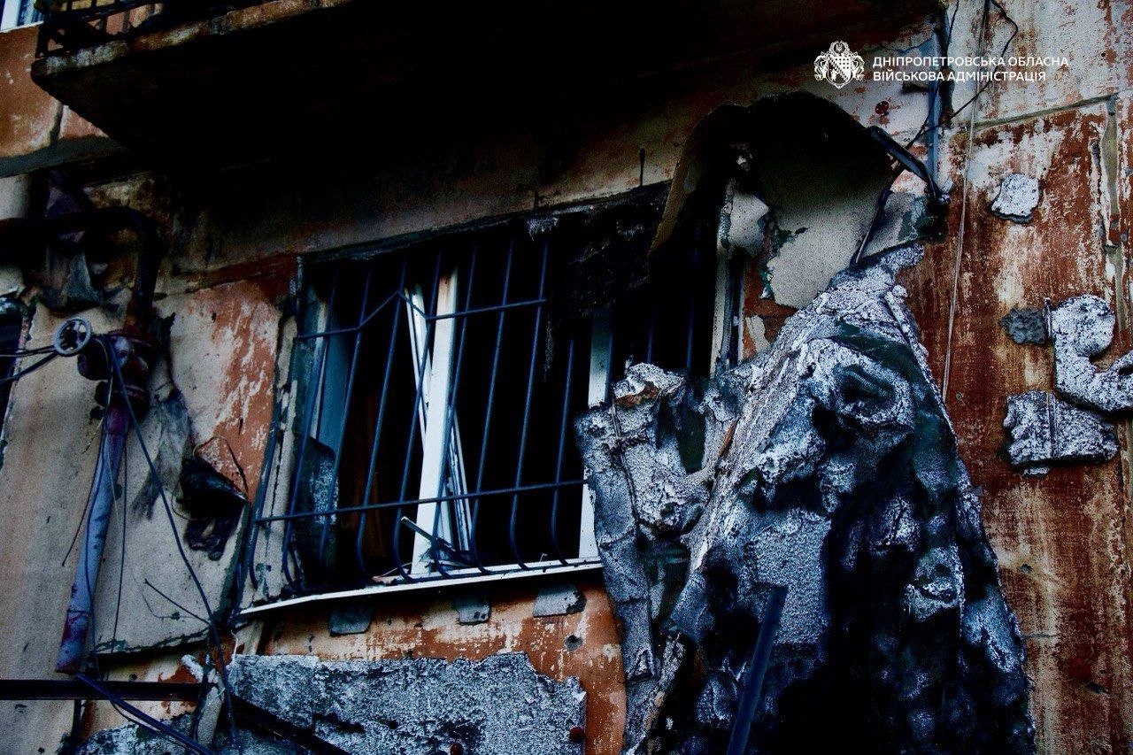 Атака на Дніпро вночі 7 травня: двоє поранених і пожежа