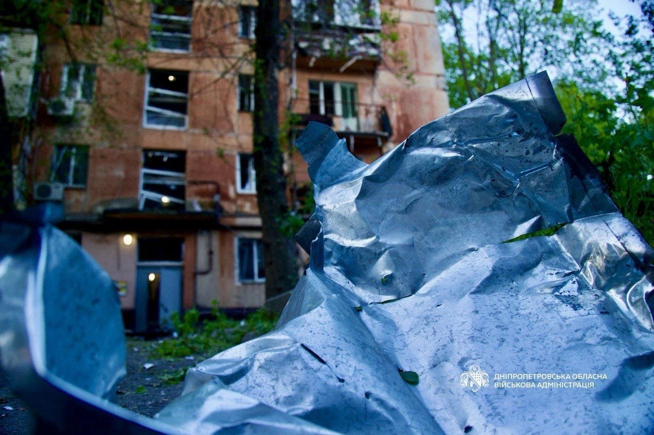 Атака на Дніпро вночі 7 травня: двоє поранених і пожежа