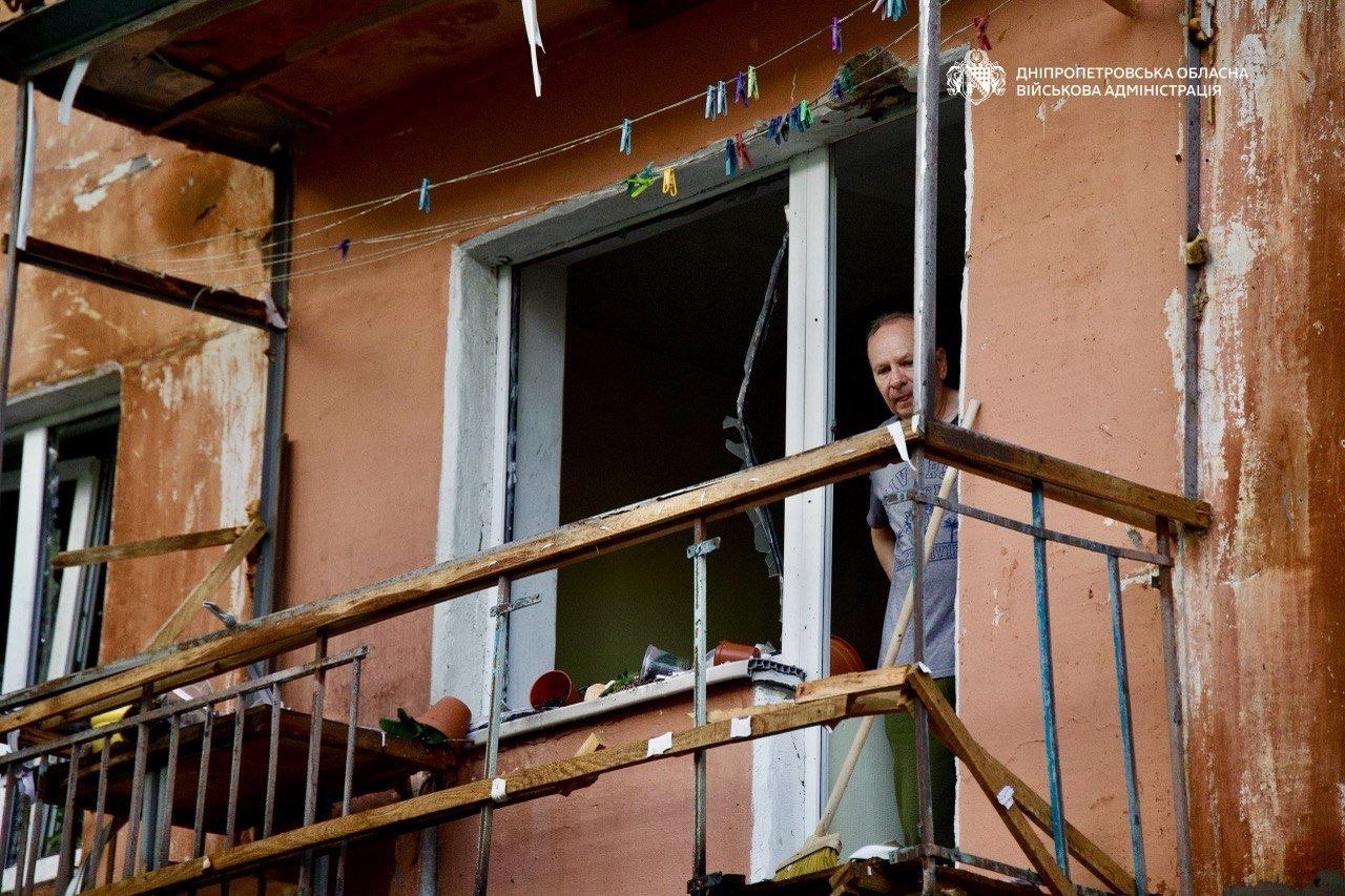 Атака на Дніпро вночі 7 травня: двоє поранених і пожежа