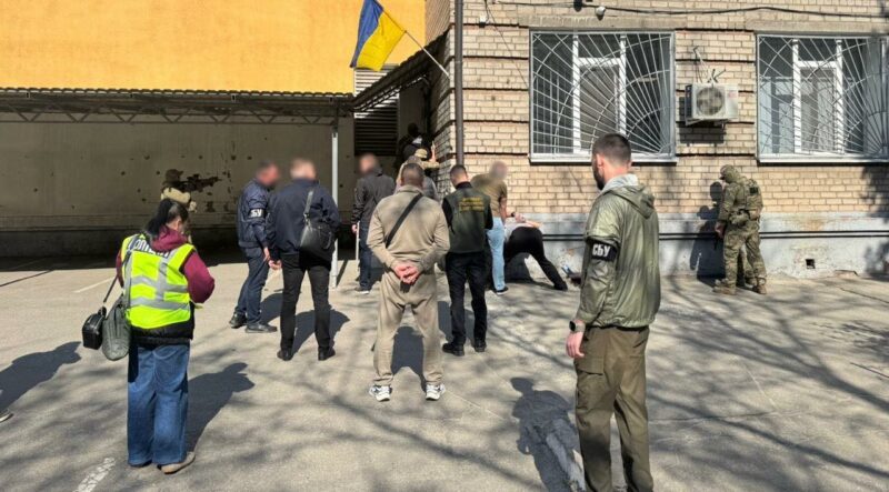 Посадовець ТЦК у Дніпрі вимагав $1500 за зняття з обліку