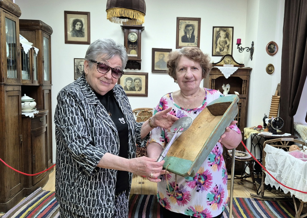 Цілісне коритце із сікачем