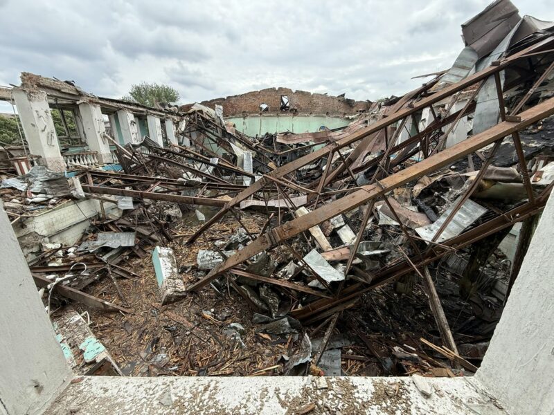 У Дніпрі російська ракета зруйнувала легендарний басейн (ФОТО)