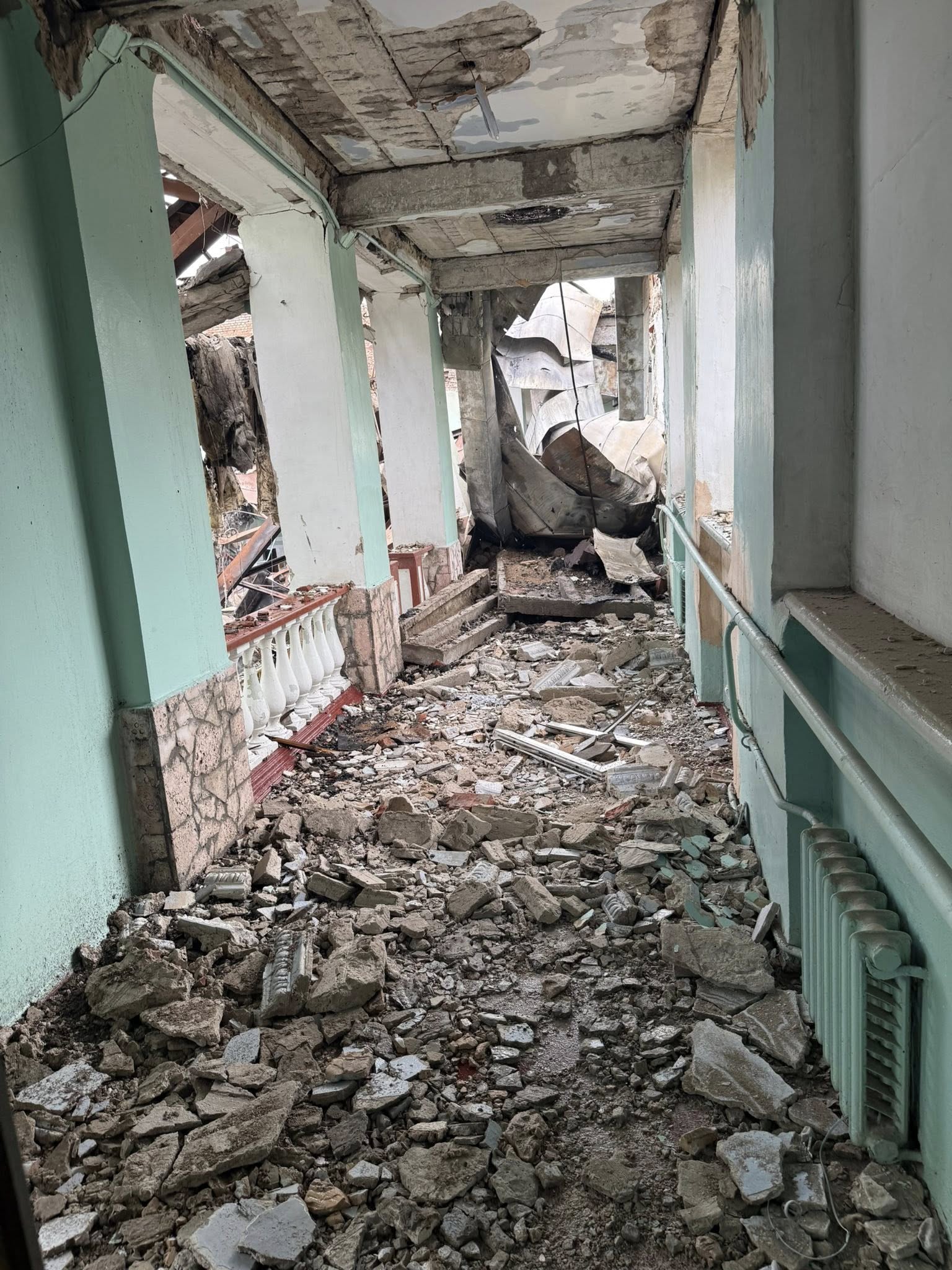 Ракетний удар по Дніпру: зруйновано перший у місті басейн