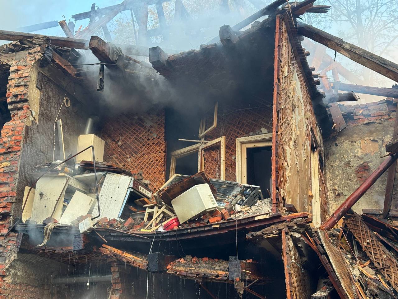 зруйновані будинки у дніпрі фото наслідків обстрілу 2 червня від ова