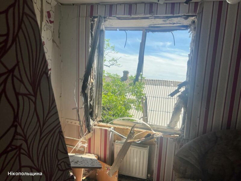 Росіяни понад 15 разів атакували три райони Дніпропетровщини: під ударом опинилися будинки та підприємство