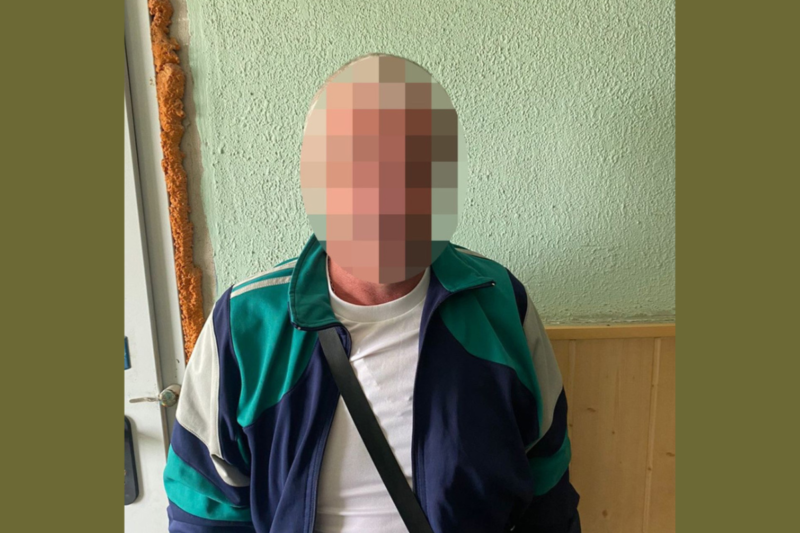 Надсилав свої інтимні фото: на Дніпропетровщині чоловік чіплявся до 13-річного хлопця