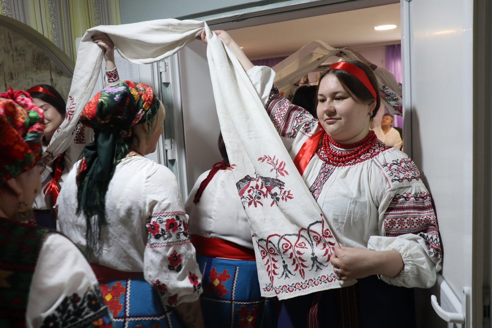 На Дніпропетровщині реконструювали автентичне весілля На Дніпропетровщині реконструювали автентичне весілля