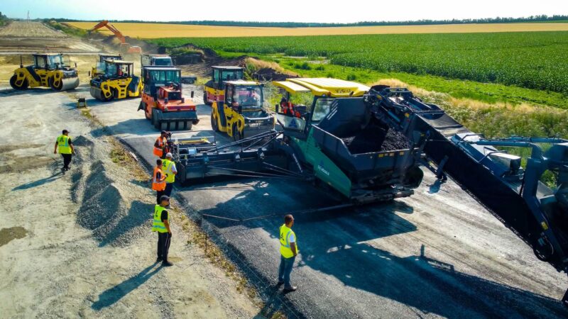 Важливу швидкісну трасу з Дніпра планують відкрити до кінця року