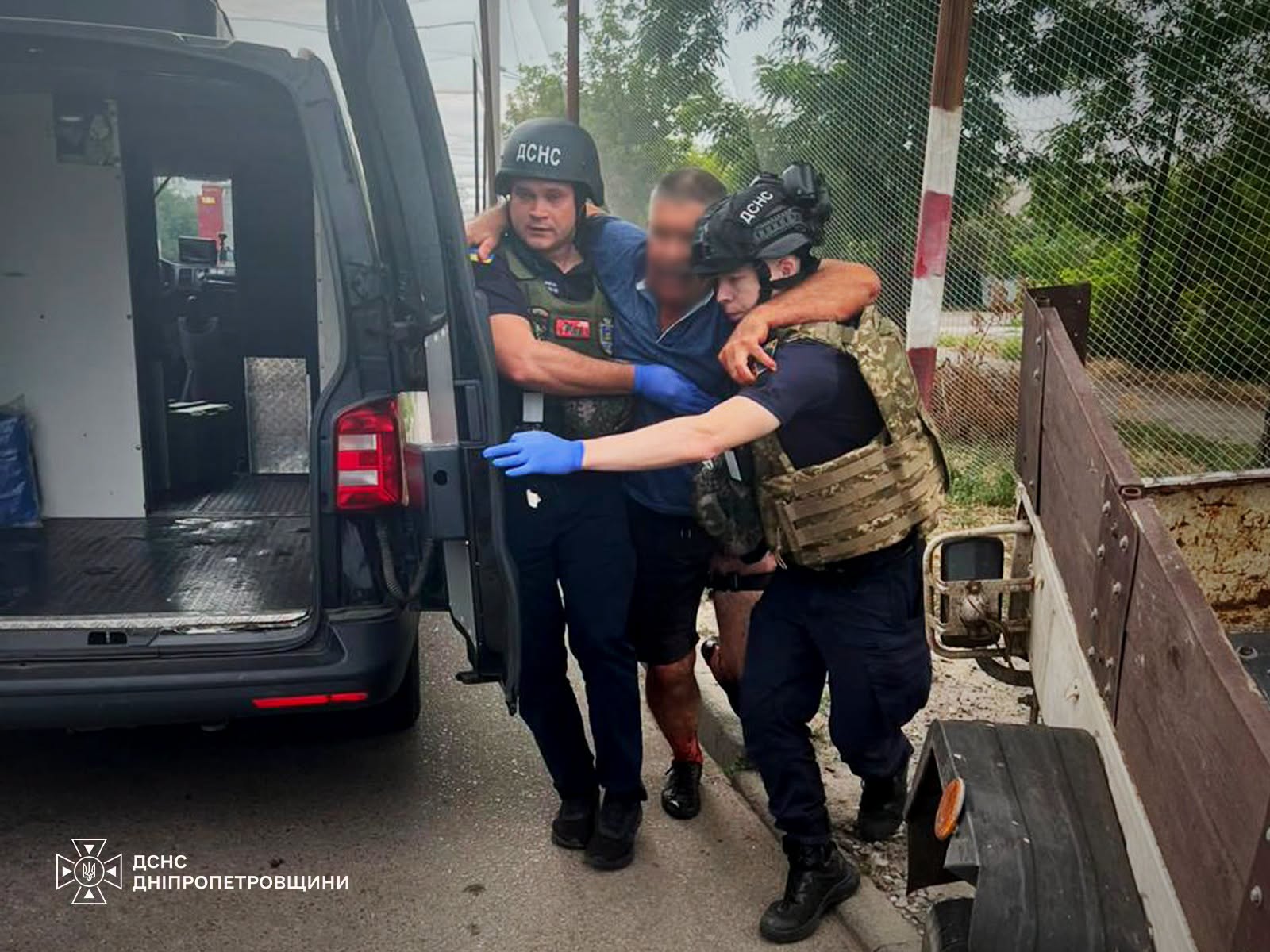 У Нікопольському районі армія рф поранила 3 рятувальників