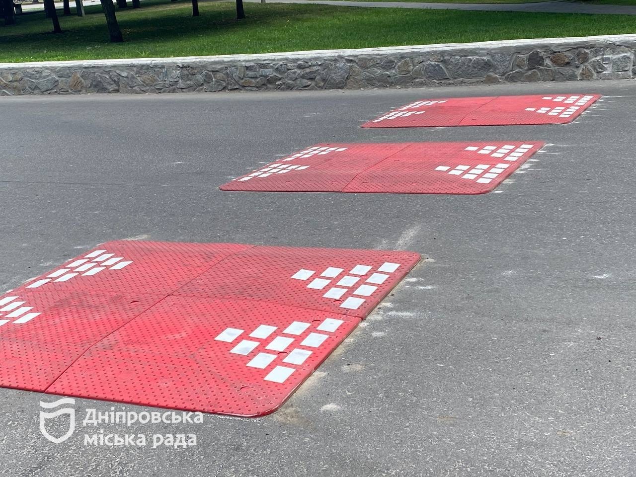 У Дніпрі встановлять 41 берлінську подушку: список адрес