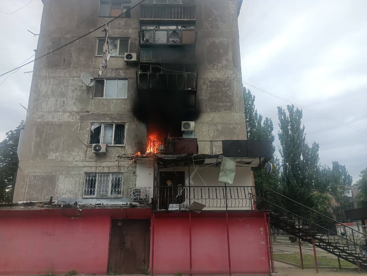 Окупанти обстріляли чотири райони Дніпропетровщини 23 липня