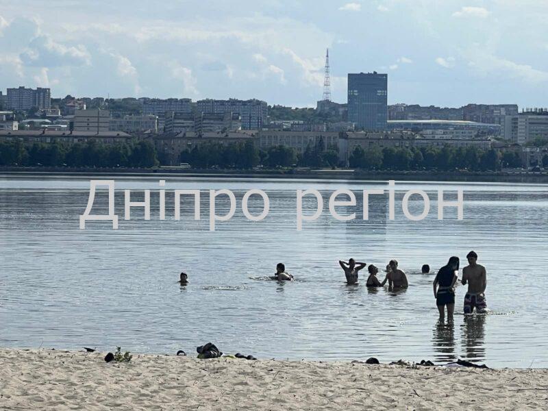 Де у Дніпрі та області можна купатися: результати перевірки води на пляжах