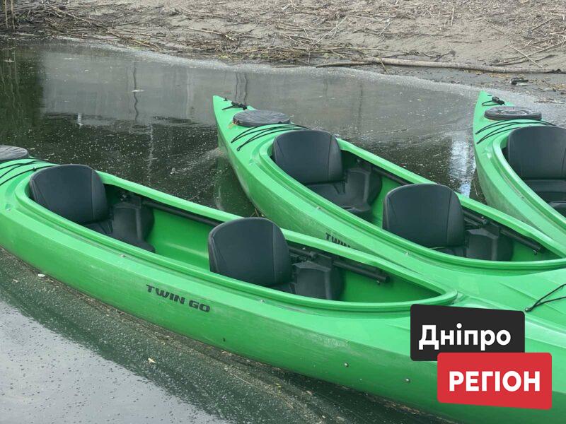 Канікули на воді: у Дніпрі відкрили безкоштовний набір дітей на вітрильний спорт, вейкбординг та веслування (Адреси)
